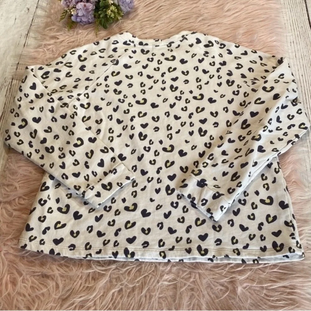 Monrow White Raglan Black Leopard Hearts Sweatshirt, Size Large - Picture 3 of 10